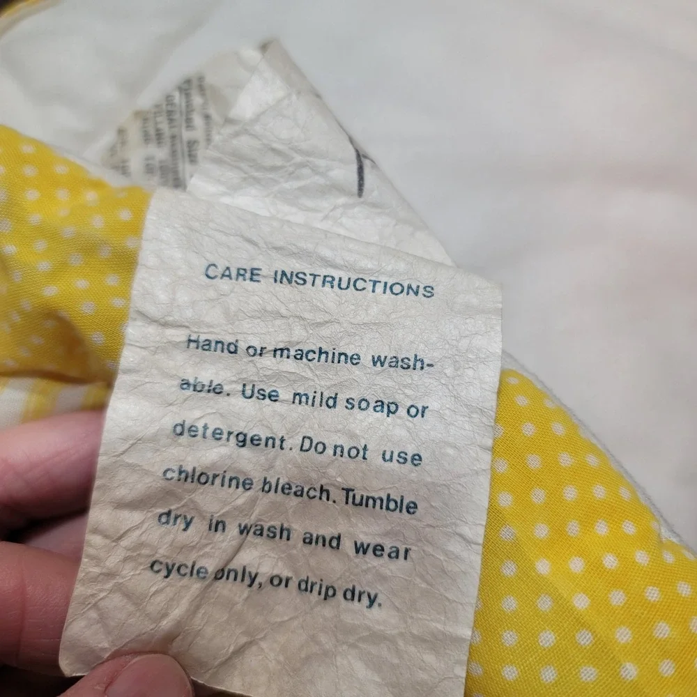 VIntage Downlon‎ Baby Quilt Yellow New Kid In Town Crib Blanket
